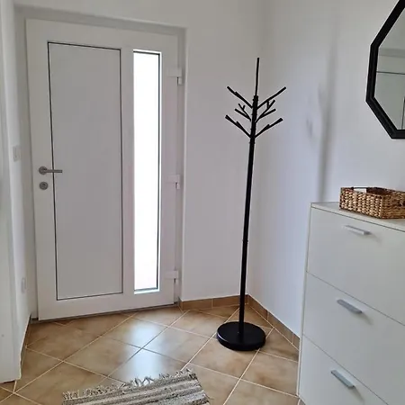Romana's Cave Apartment *