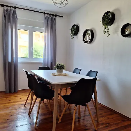 Apartment Romana's Cave *